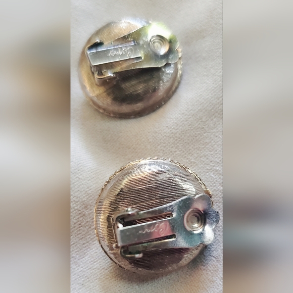 Vintage Coro Elegant Faux Pearl  and Gold Tone Earrings - Picture 6 of 7